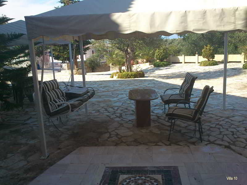 Paco'S Resort Gaios Bagian luar foto
