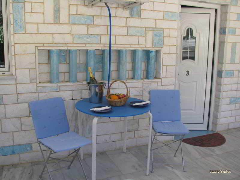Paco'S Resort Gaios Bagian luar foto