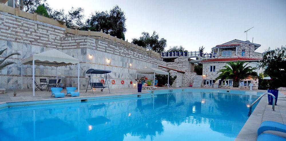Paco'S Resort Gaios Bagian luar foto